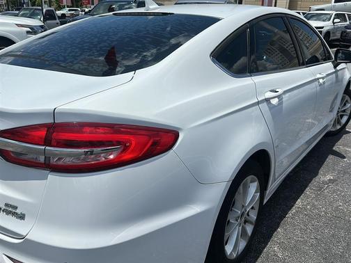 Oxford White 2019 Ford Fusion Hybrid SE