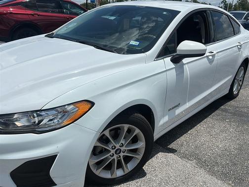 Oxford White 2019 Ford Fusion Hybrid SE