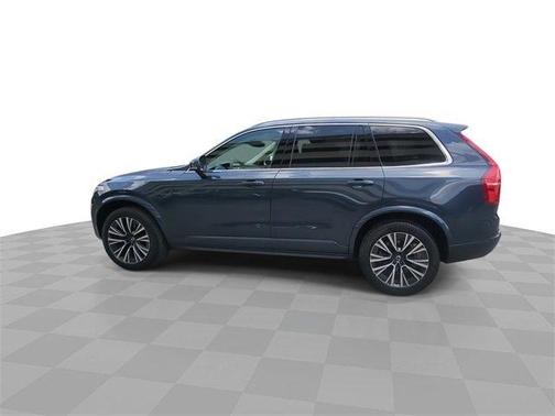 2022 Volvo XC90 T5 Momentum 7 Passenger