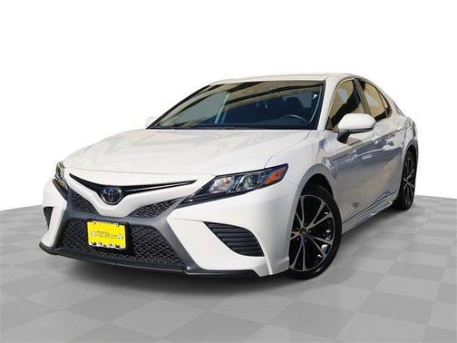 2020 Toyota Camry SE