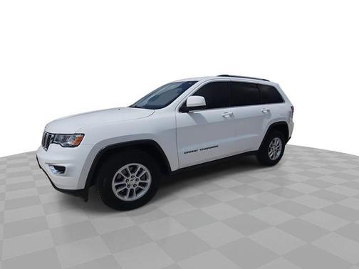 Bright White Clearcoat 2018 Jeep Grand Cherokee Laredo E