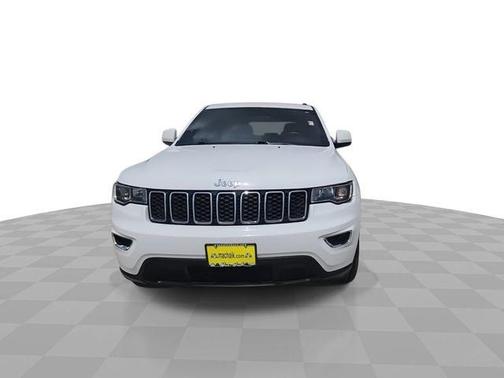 Bright White Clearcoat 2018 Jeep Grand Cherokee Laredo E