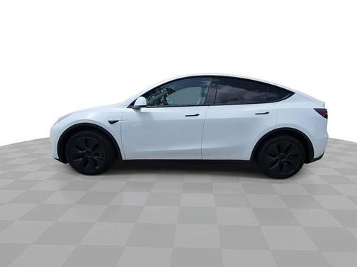 White 2025 Tesla Model Y Long Range