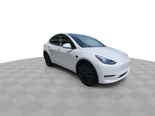 White 2025 Tesla Model Y Long Range