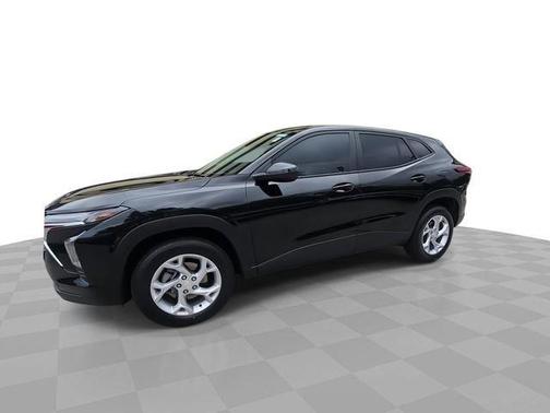 Mosaic Black Metallic 2024 Chevrolet Trax LS