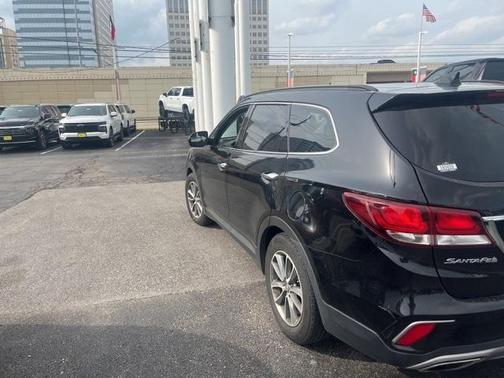 2017 Hyundai SANTA FE SE