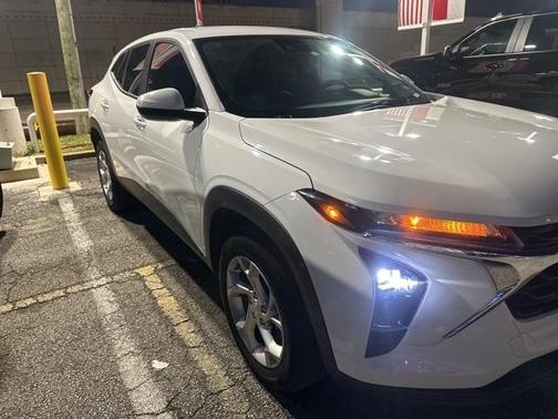 2025 Chevrolet Trax LS