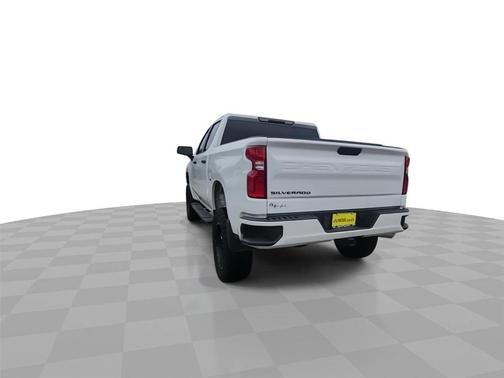White 2019 Chevrolet Silverado 1500 Custom