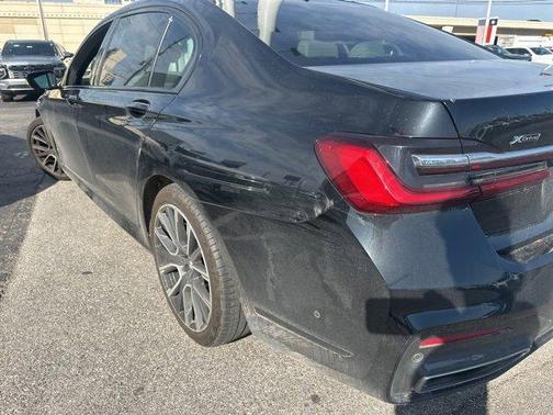 2022 BMW 740 i xDrive