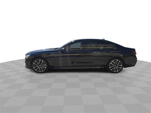 2022 BMW 740 i xDrive