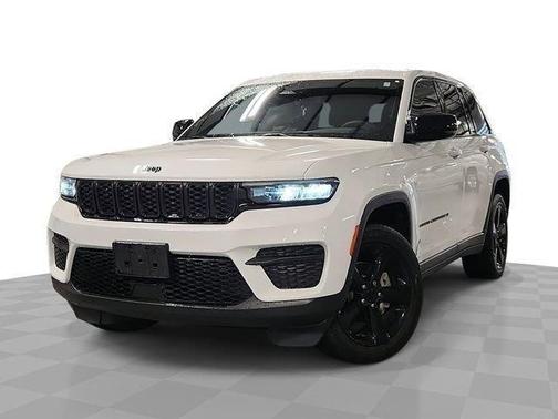 Bright White Clearcoat 2023 Jeep Grand Cherokee Altitude