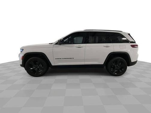 Bright White Clearcoat 2023 Jeep Grand Cherokee Altitude