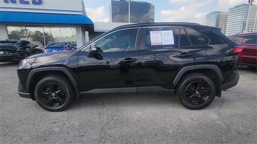 2021 Toyota RAV4 XLE