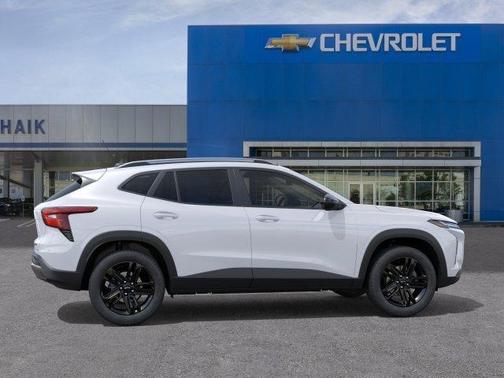 Summit White 2026 Chevrolet Trax ACTIV