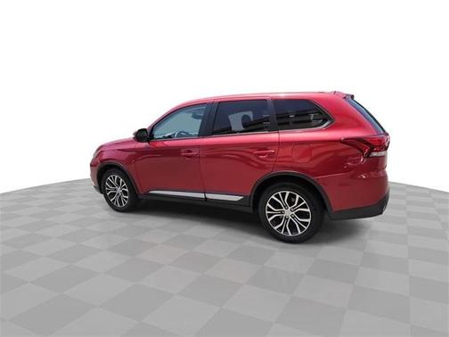 2016 Mitsubishi Outlander SE