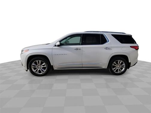 Iridescent Pearl Tricoat 2020 Chevrolet Traverse High Country