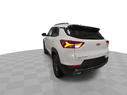Summit White 2023 Chevrolet Trailblazer ACTIV