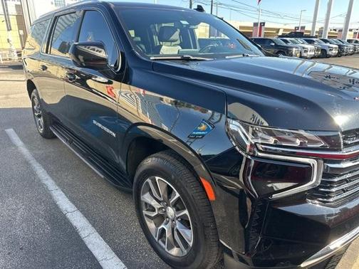 2023 Chevrolet Suburban LT