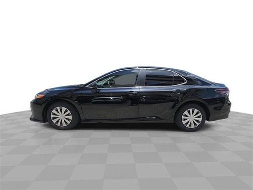 2022 Toyota Camry Hybrid LE