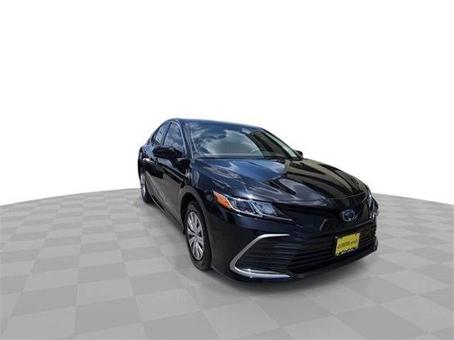 2022 Toyota Camry Hybrid LE
