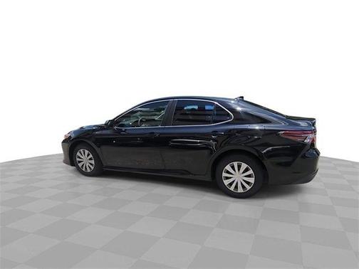 2022 Toyota Camry Hybrid LE