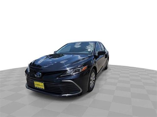 2022 Toyota Camry Hybrid LE