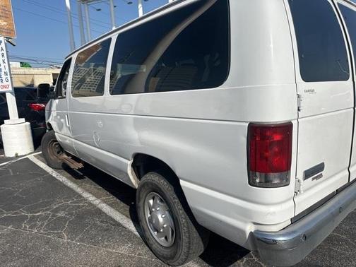 2011 Ford E350 Super Duty XLT