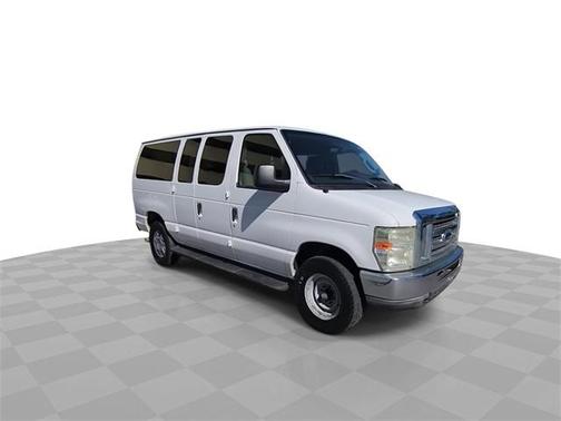 2011 Ford E350 Super Duty XLT