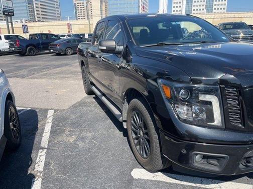 2019 Nissan Titan SV