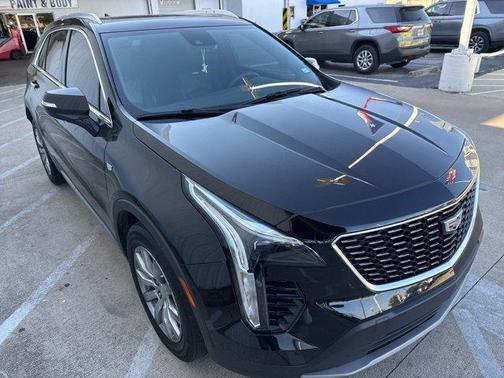 2022 Cadillac XT4 Premium Luxury