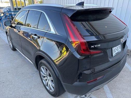 2022 Cadillac XT4 Premium Luxury