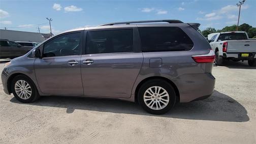 Predawn Gray Mica 2017 Toyota Sienna XLE Premium