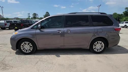 Predawn Gray Mica 2017 Toyota Sienna XLE Premium