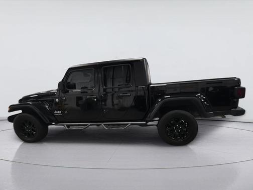 Black Clearcoat 2023 Jeep Gladiator Overland