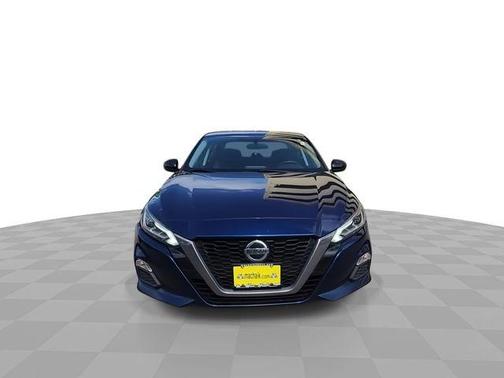 Deep Blue Pearl 2019 Nissan Altima 2.5 SR