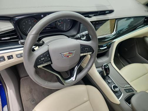 2023 Cadillac XT6 Premium Luxury FWD