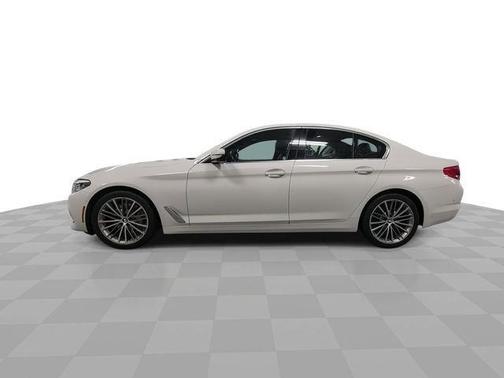 Alpine White 2019 BMW 540 i