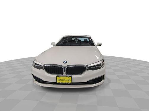 Alpine White 2019 BMW 540 i