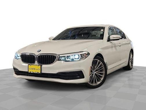Alpine White 2019 BMW 540 i