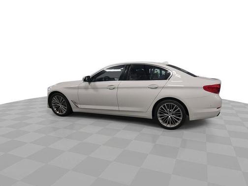 Alpine White 2019 BMW 540 i