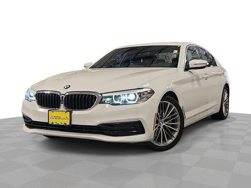 Alpine White 2019 BMW 540 i