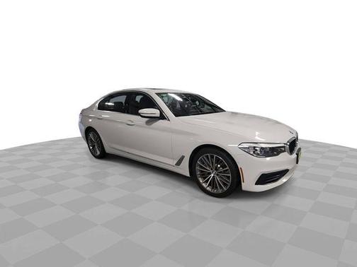 Alpine White 2019 BMW 540 i