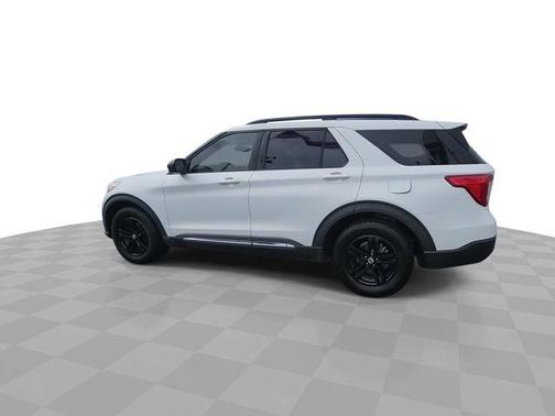 Oxford White 2020 Ford Explorer XLT