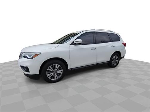 2020 Nissan Pathfinder SV
