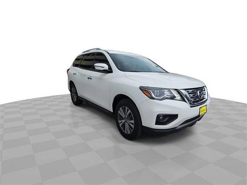 2020 Nissan Pathfinder SV