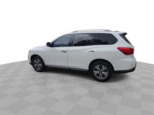 2020 Nissan Pathfinder SV