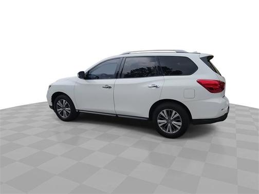 2020 Nissan Pathfinder SV
