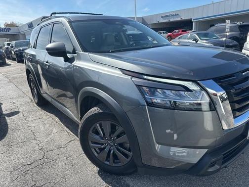 2022 Nissan Pathfinder SV
