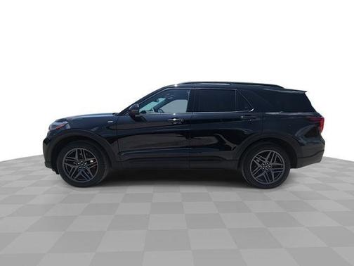 Black Metallic 2026 Ford Explorer ST-Line