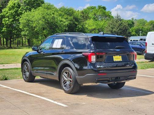Black Metallic 2026 Ford Explorer ST-Line